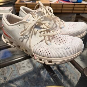 ON women’s tennis shoes